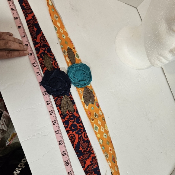 Vintage Pattern cloth headbands. Set of 2 EUC. - Picture 9 of 11